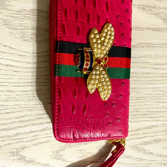 Fashion Wallets - Picture 4 of 6